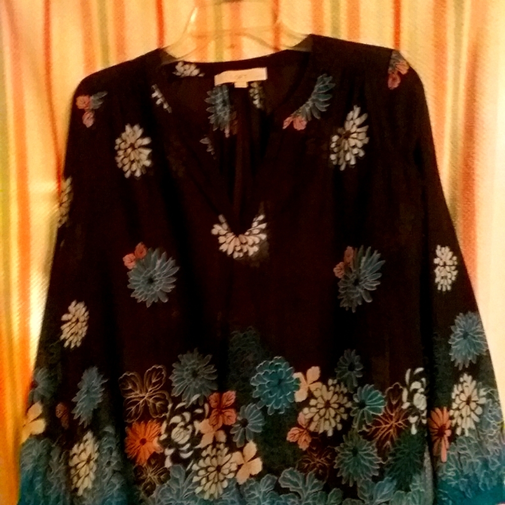 Nice sleeve blouse size sp,new item